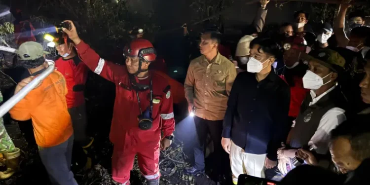 Di Tengah Kabut Asap, Gibran Datang Malam Hari Pastikan Karhutla Ditangani